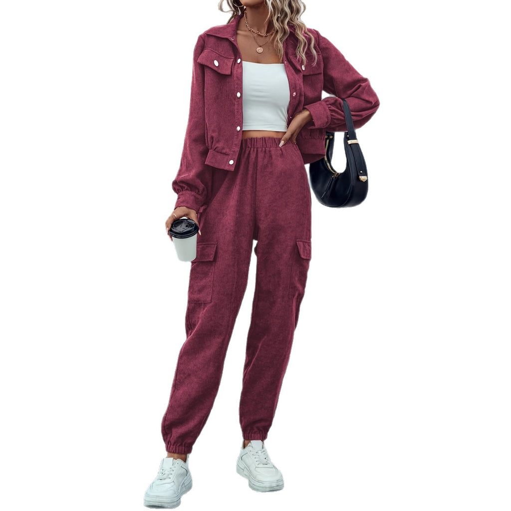 Completo casual da donna, giacca monopetto a maniche lunghe e pantaloni cargo